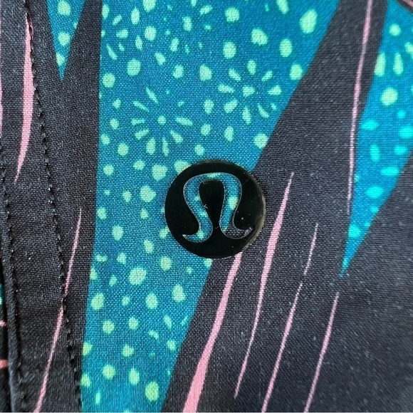 Lululemon Spring Break Away Short II Palm Lace Tofino Teal Multi W7FFPS Size 4 - Picture 8 of 9